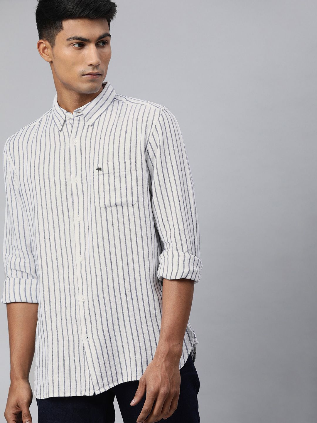 THE BEAR HOUSE Men White & Black Slim Fit Striped Cotton Casual Shirt
