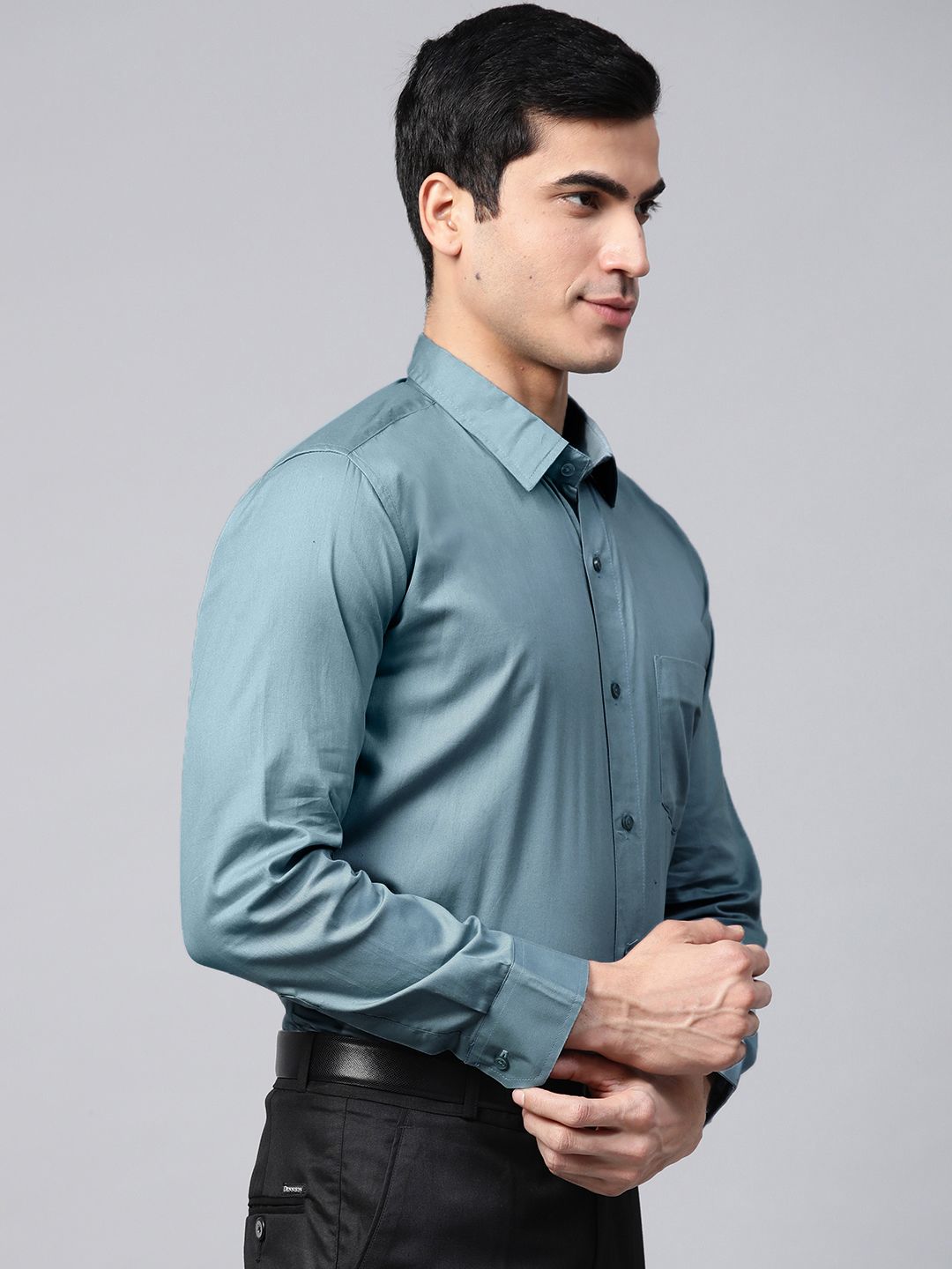 DENNISON Men Blue Pure Cotton Smart Slim Fit Solid Formal Shirt