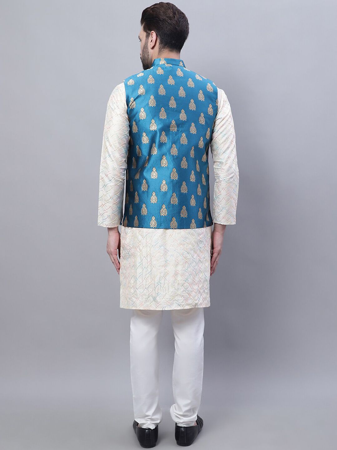 SOJANYA Men Ethnic Motifs Embroidered Thread Work Kurta With Churidar & Nehru Kurta