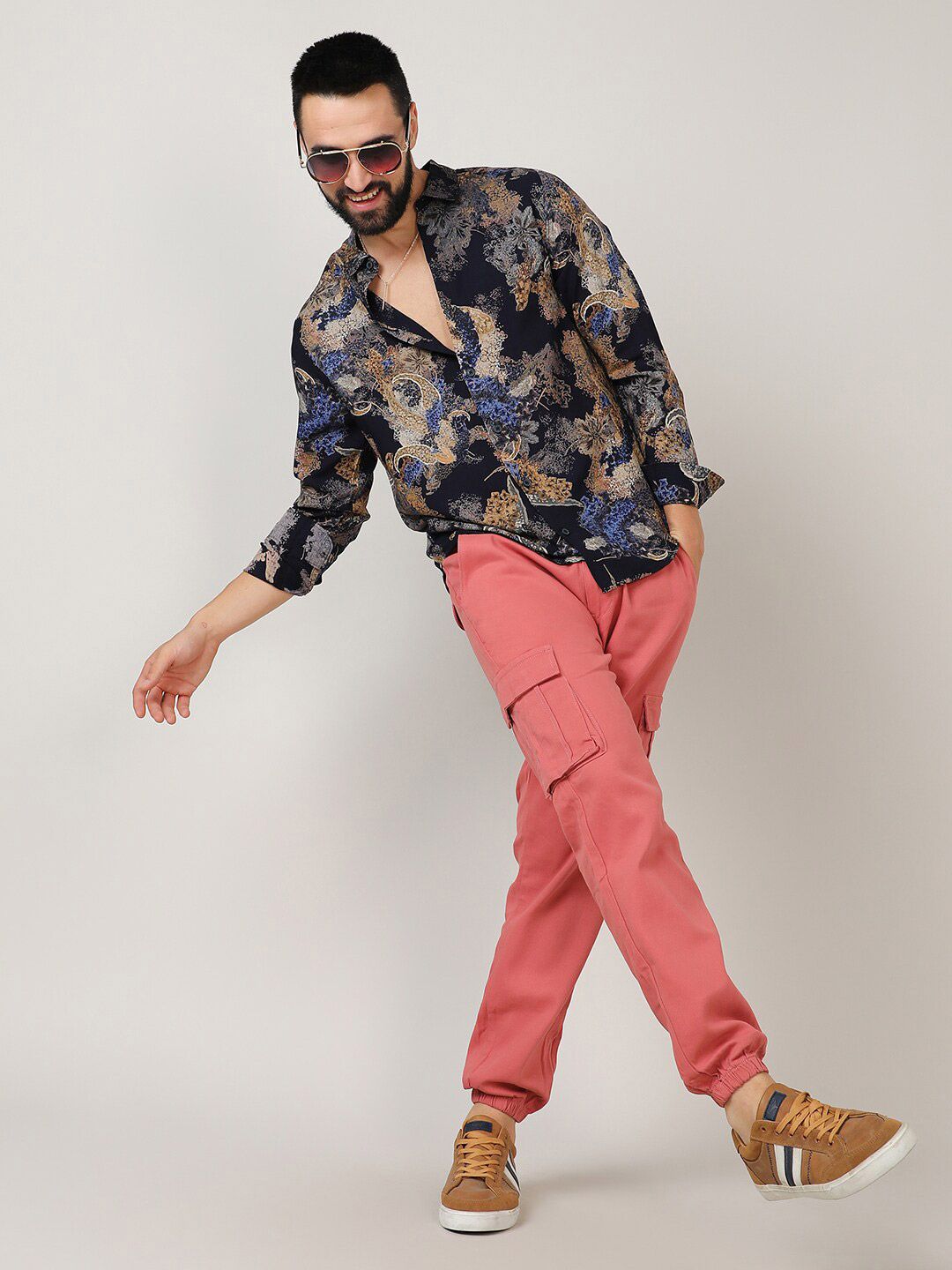 Campus Sutra Black Classic Floral Printed Spread Collar Casual Shirt