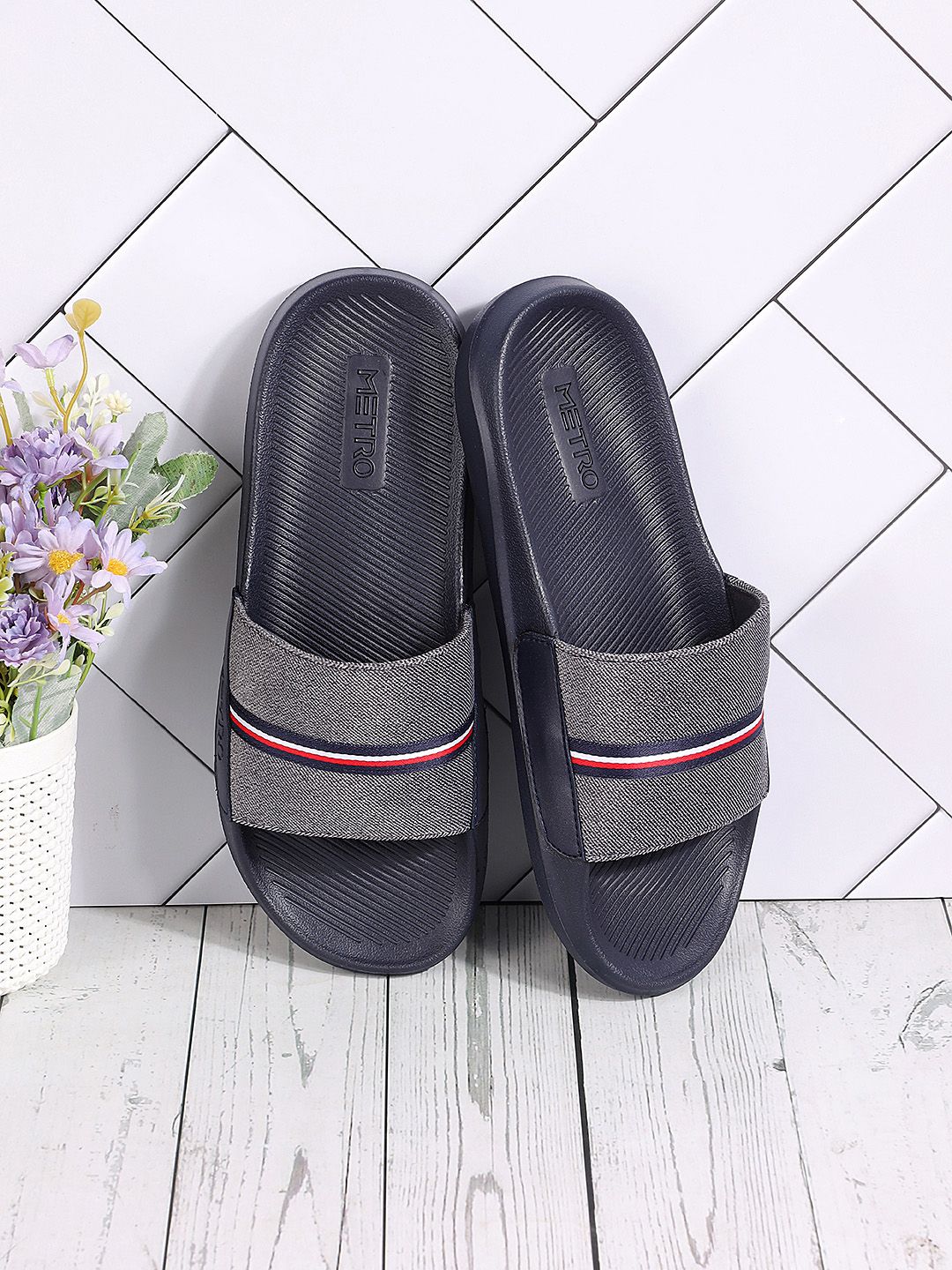 Metro Men Striped Sliders