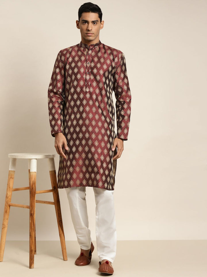 SOJANYA Men Maroon & Gold-Toned Ethnic Motifs Jacquard Kurta