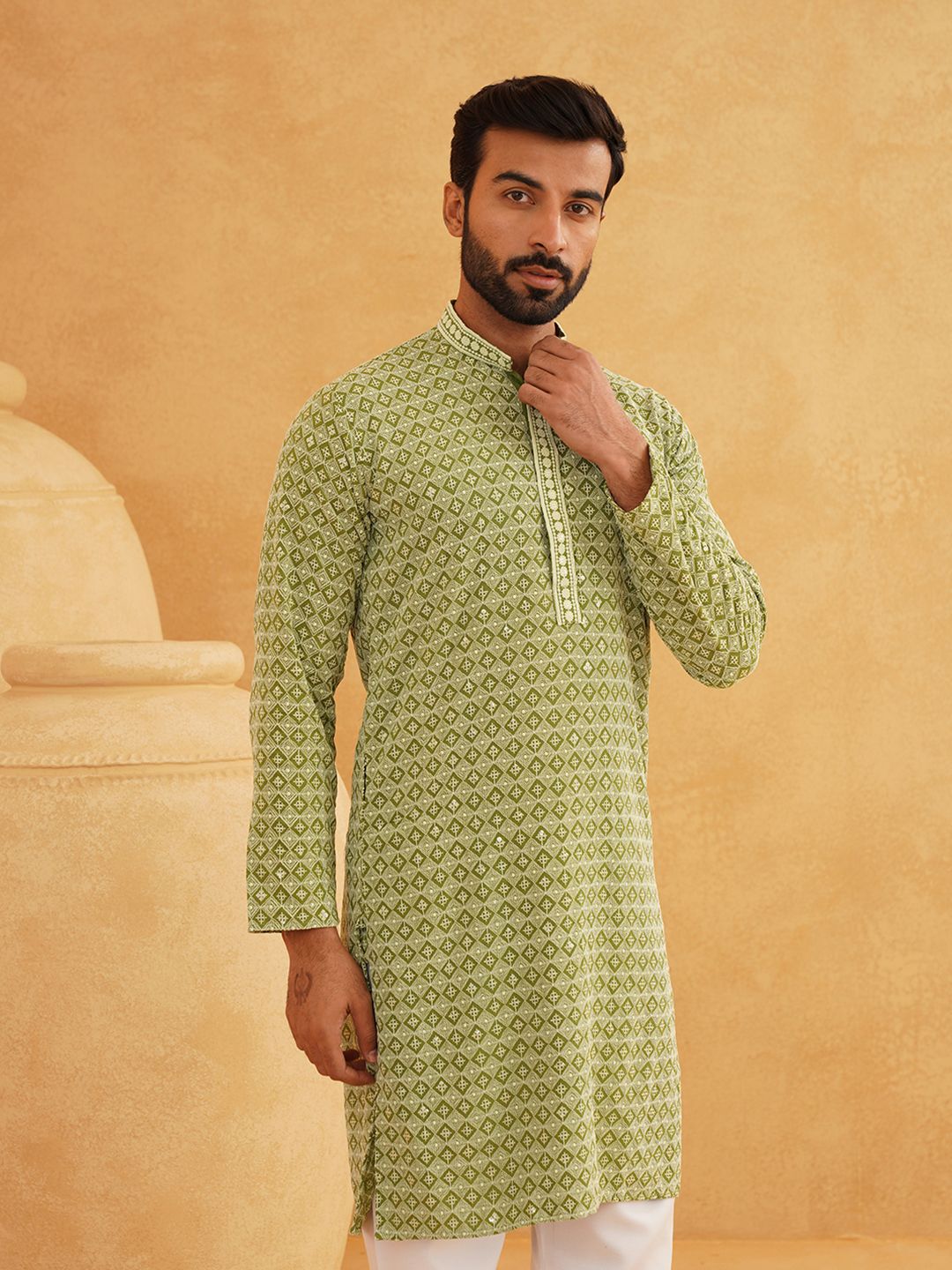 SOJANYA Geometric Embroidered Pure Cotton Straight Kurta