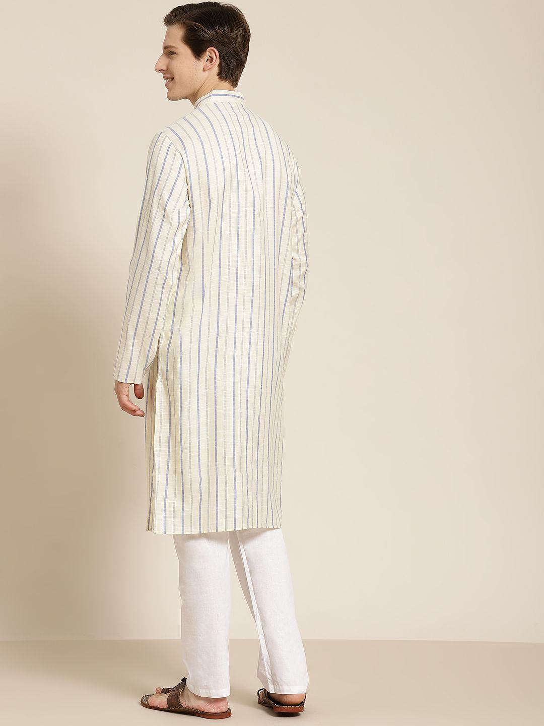 SOJANYA Men Cream-Coloured & Blue Pure Cotton Striped Kurta