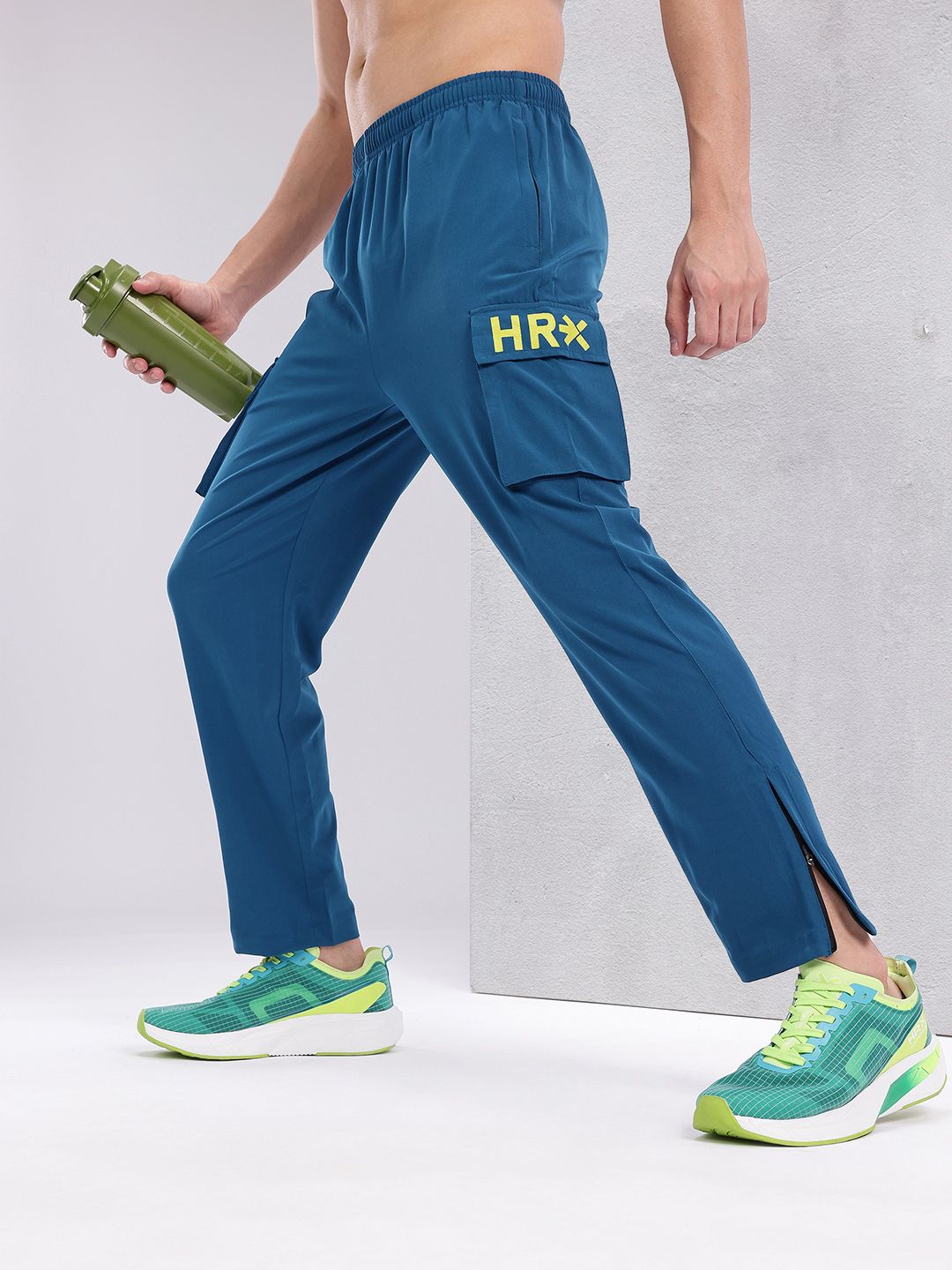 HRX by Hrithik Roshan Men Brand Logo Print Rapid-Dry Training Cargos with Side Slits