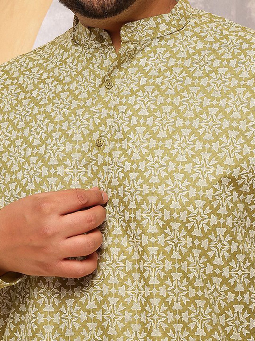 SOJANYA PLUS Floral Printed Mandarin Collar Straight Kurta
