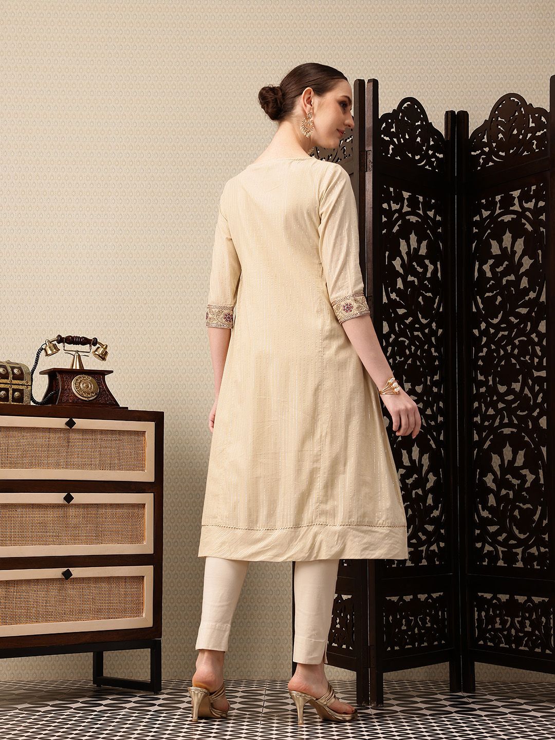 House of Pataudi Striped Keyhole Neck Sequinned A-Line Jashn Kurta