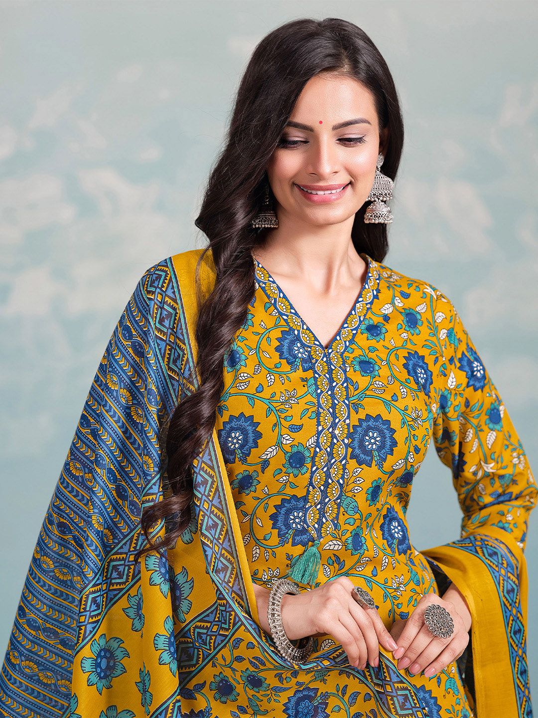 Varanga Women Floral Printed Regular Kurta with Trousers & With Dupatta