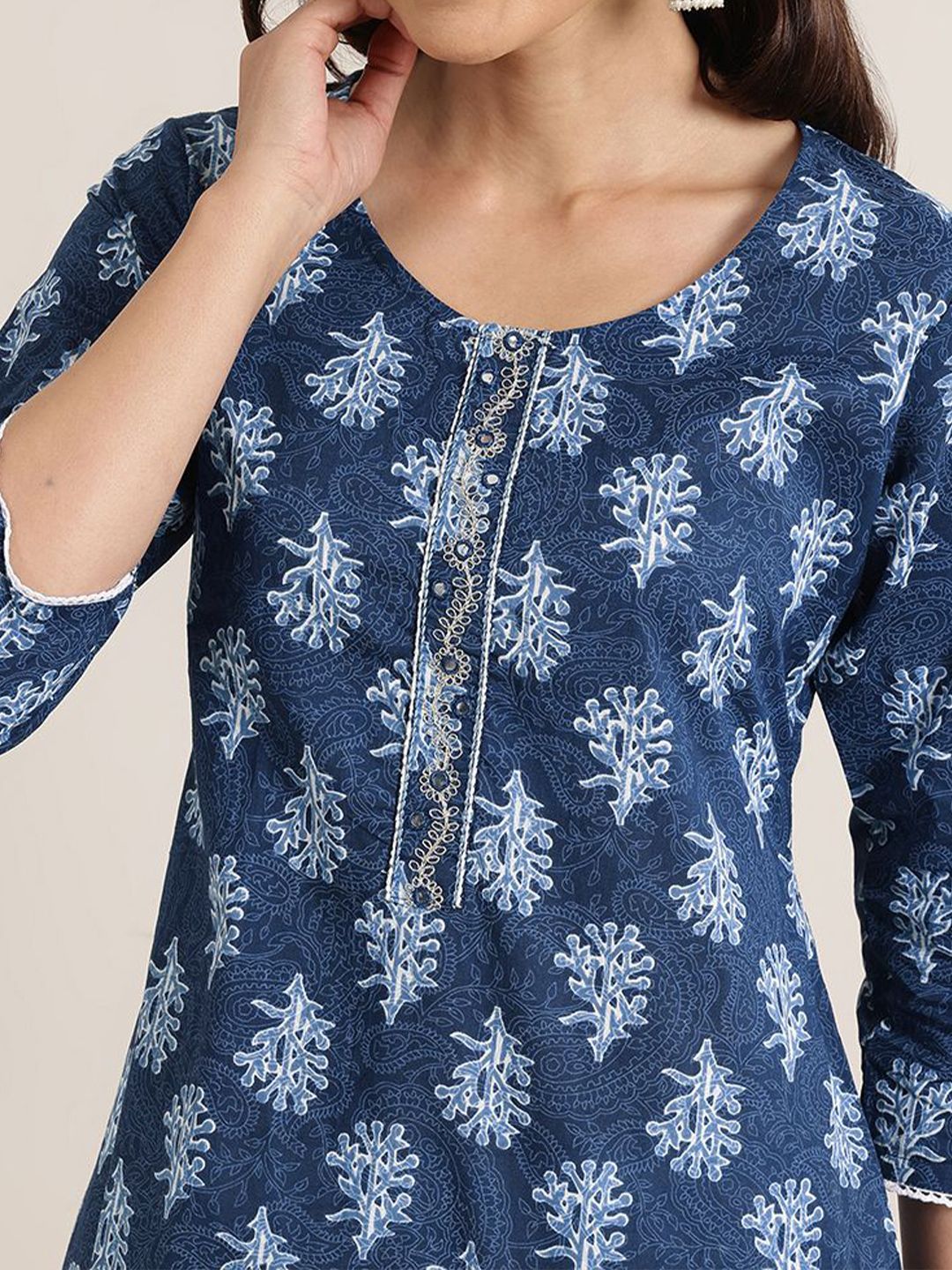 Libas Women Floral Printed Kurta