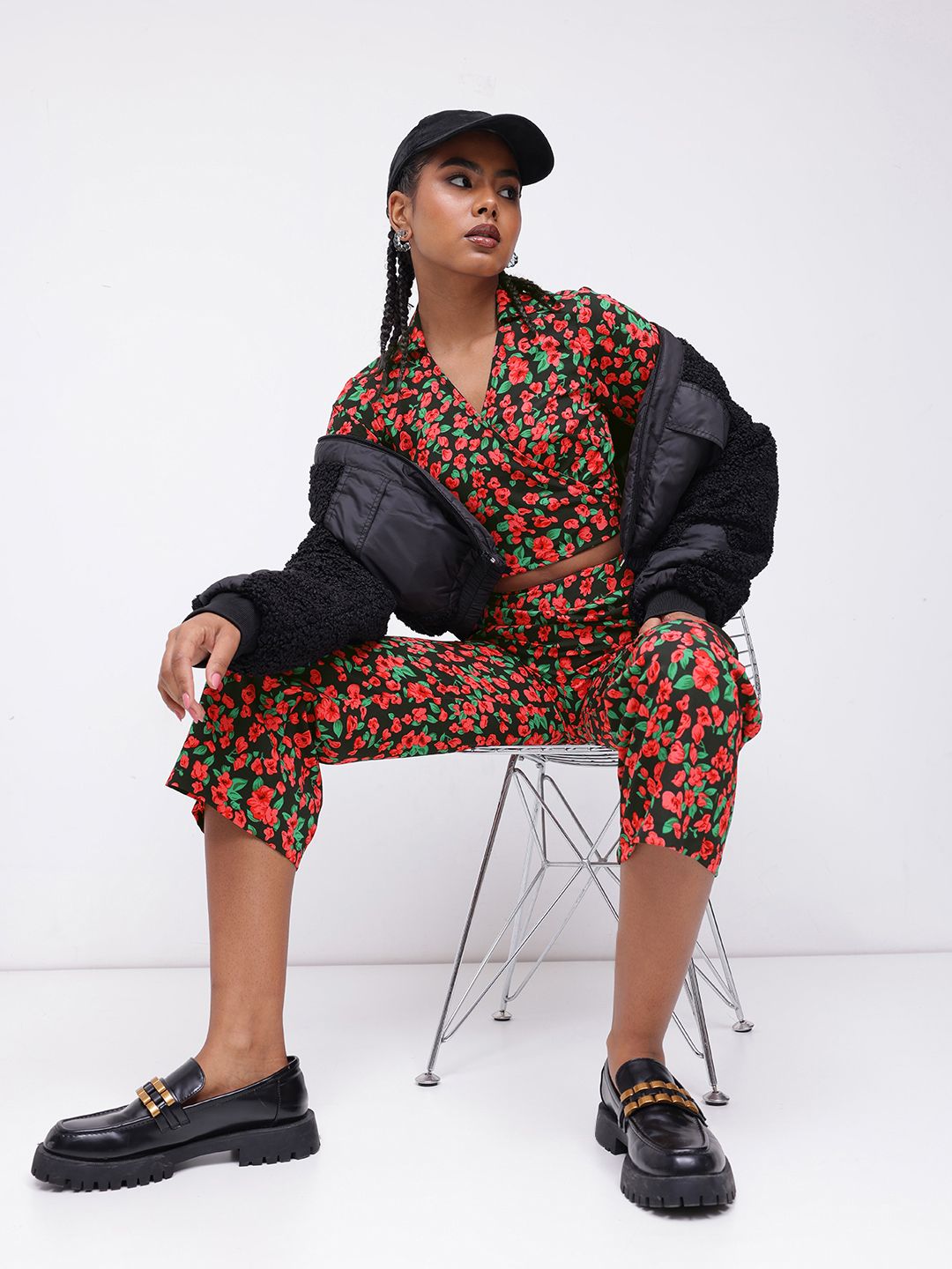 DressBerry Dark Floral Printed Romance Trousers