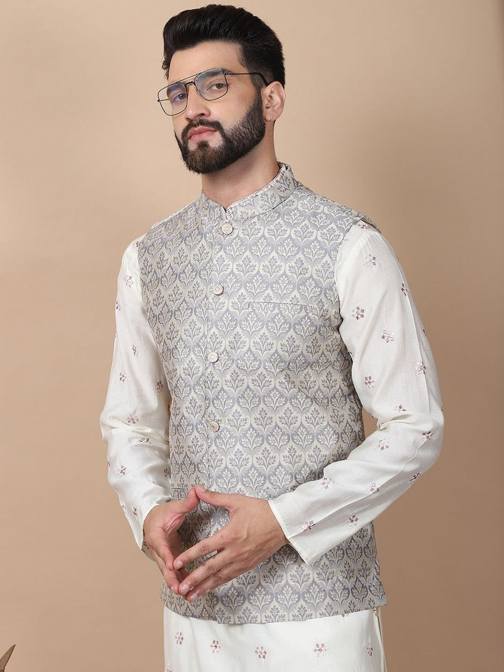 Kurta Sutera Kapas Bersulam Bunga Warna Krim Anouk dengan Jaket Churidar & Nehru