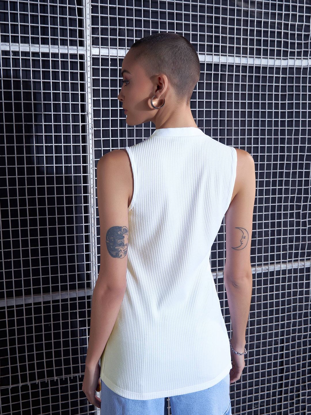 SASSAFRAS White V-Neck Sleeveless Top