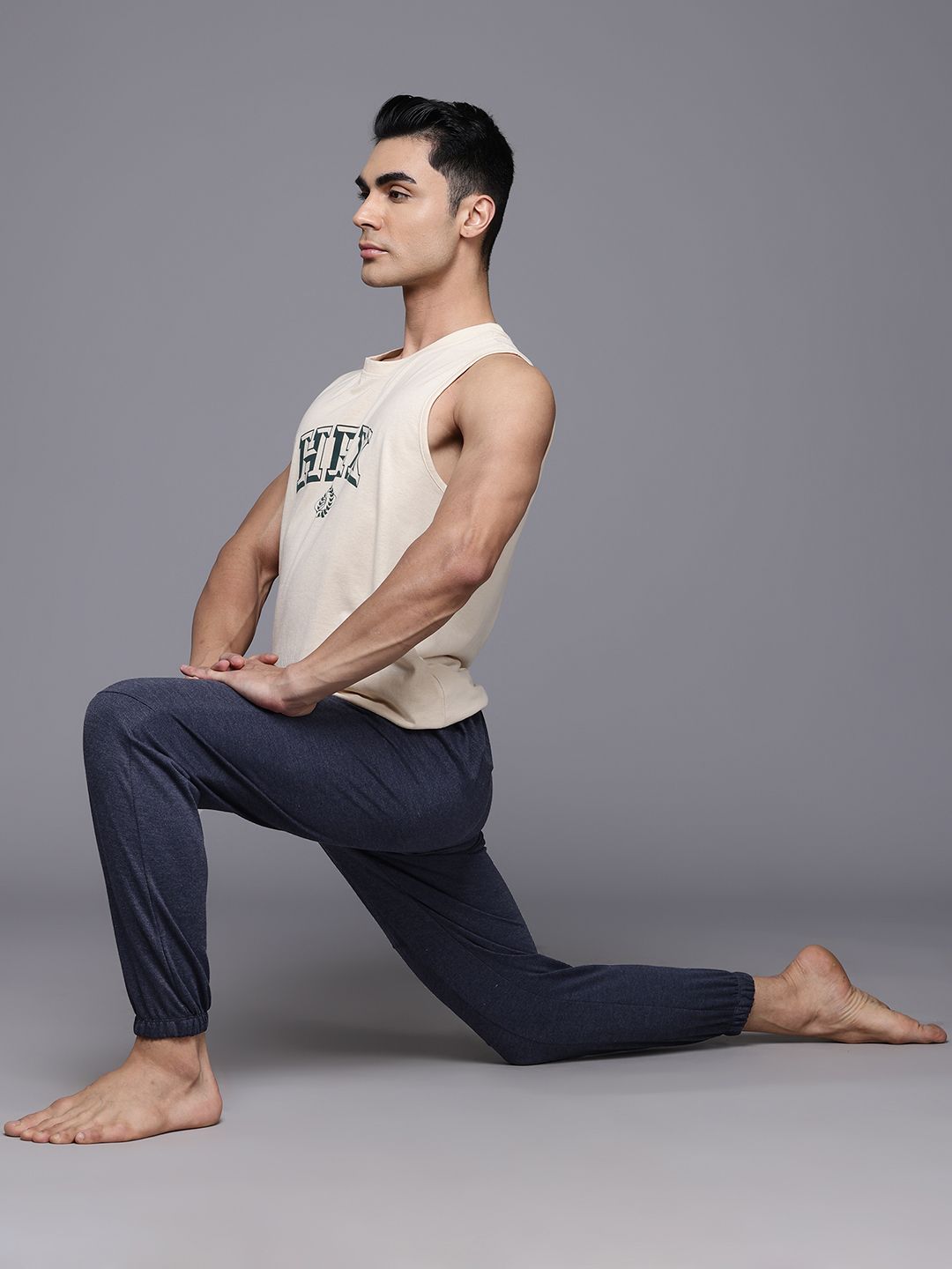 HRX by Hrithik Roshan Men Mid-Rise Regular Fit Yoga Joggers