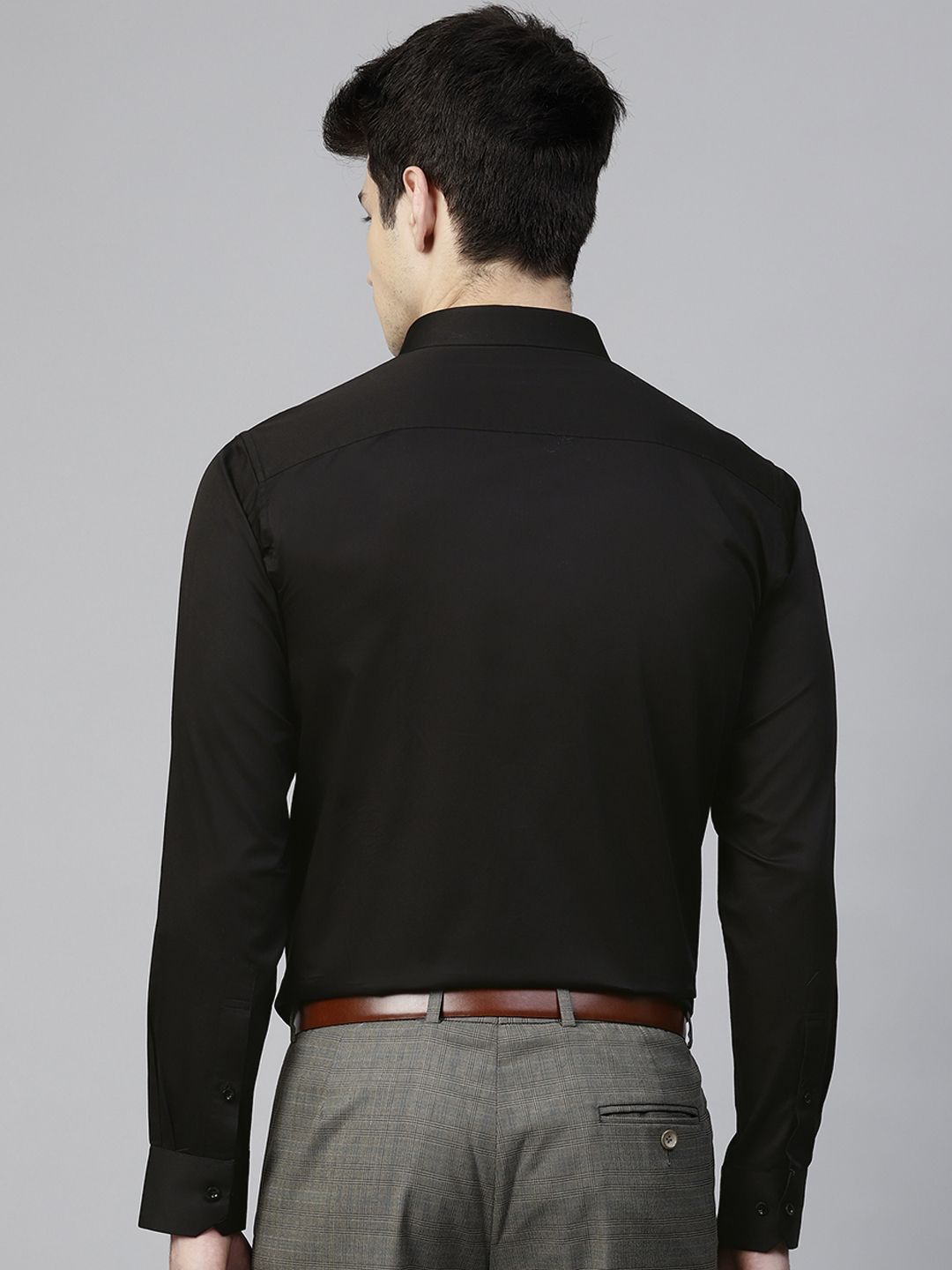 MANQ Men Black Slim Fit Solid Party Shirt