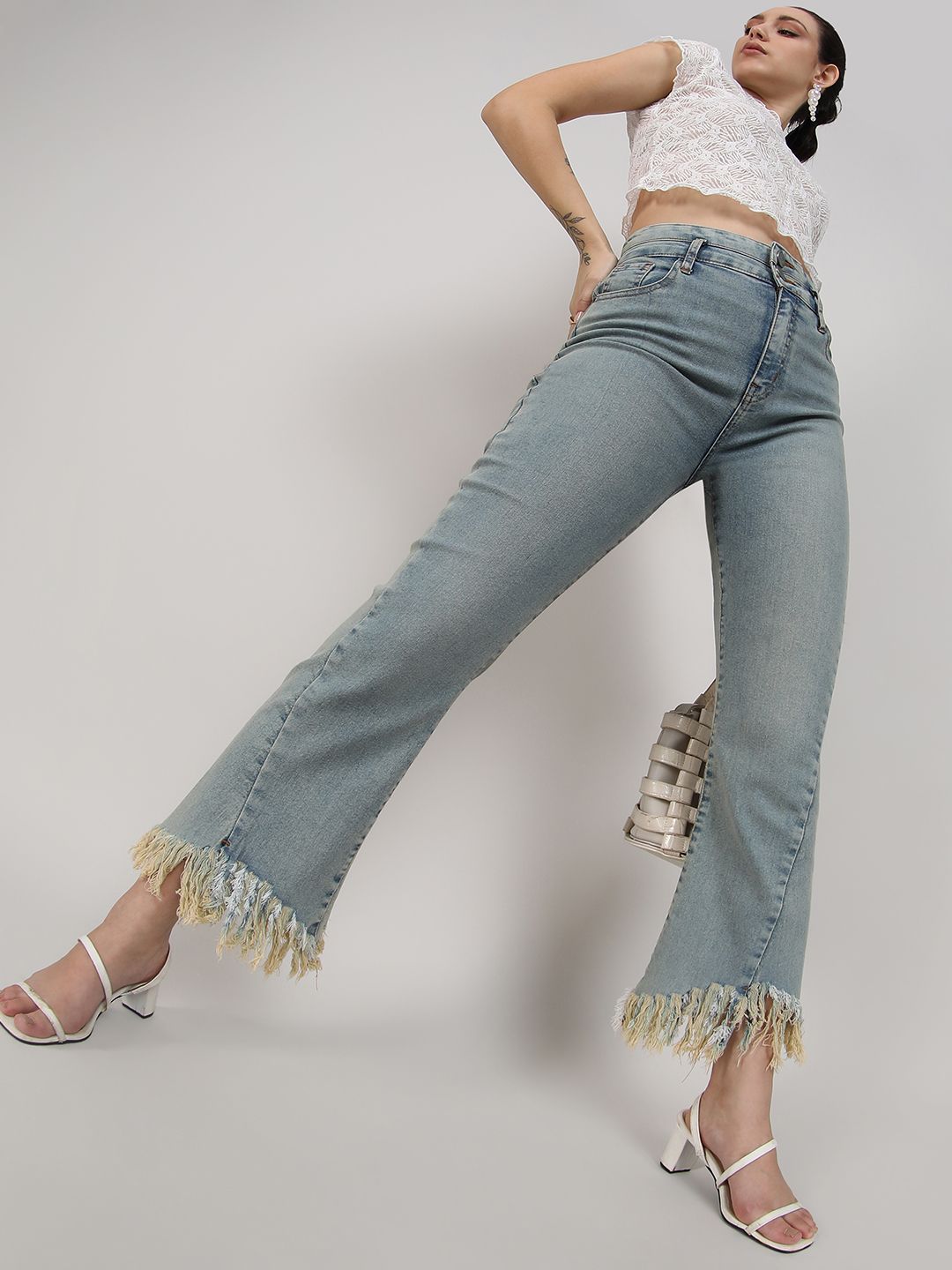 Campus Sutra Women Comfort Low Distress Stretchable Jeans