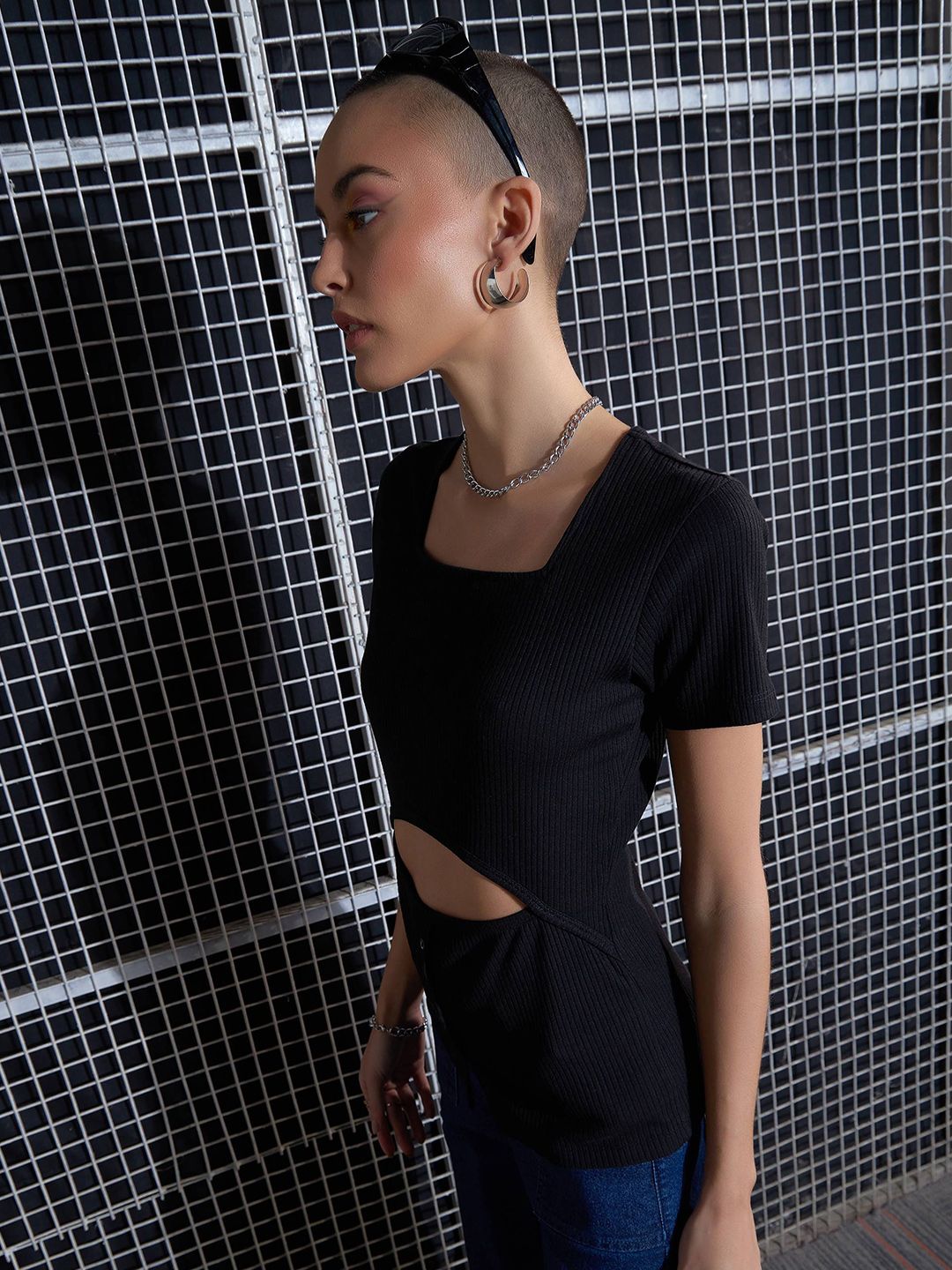 SASSAFRAS Black Square Neck Cut-Out Top