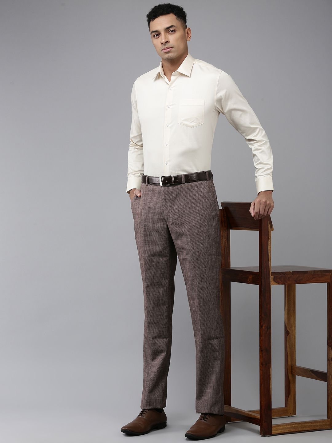 Park Avenue Men Self-Checked Formal Trousers
