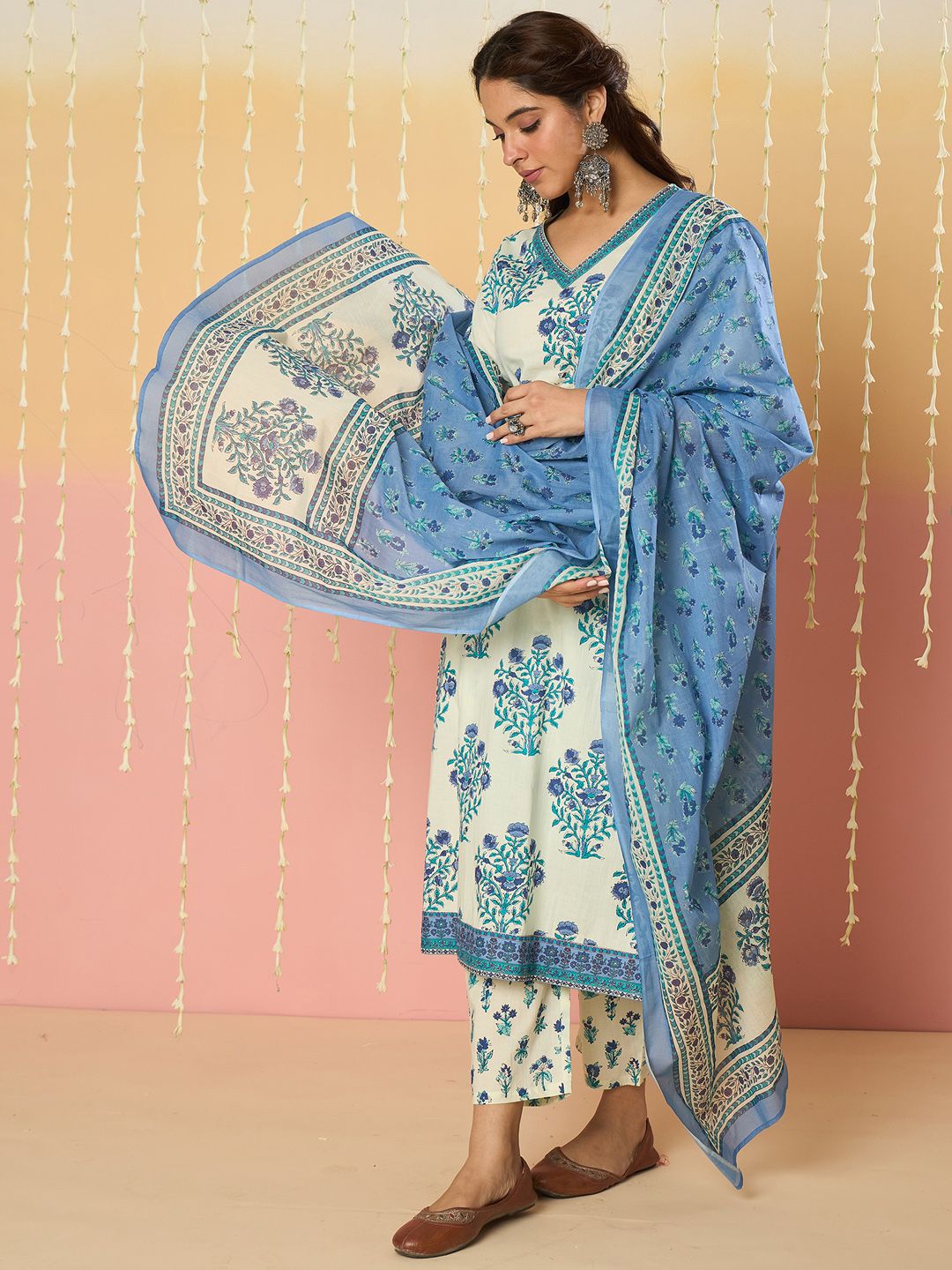 Indo Era Women Floral Printed Regular Pure Cotton Kurta with Trousers & With Dupatta
