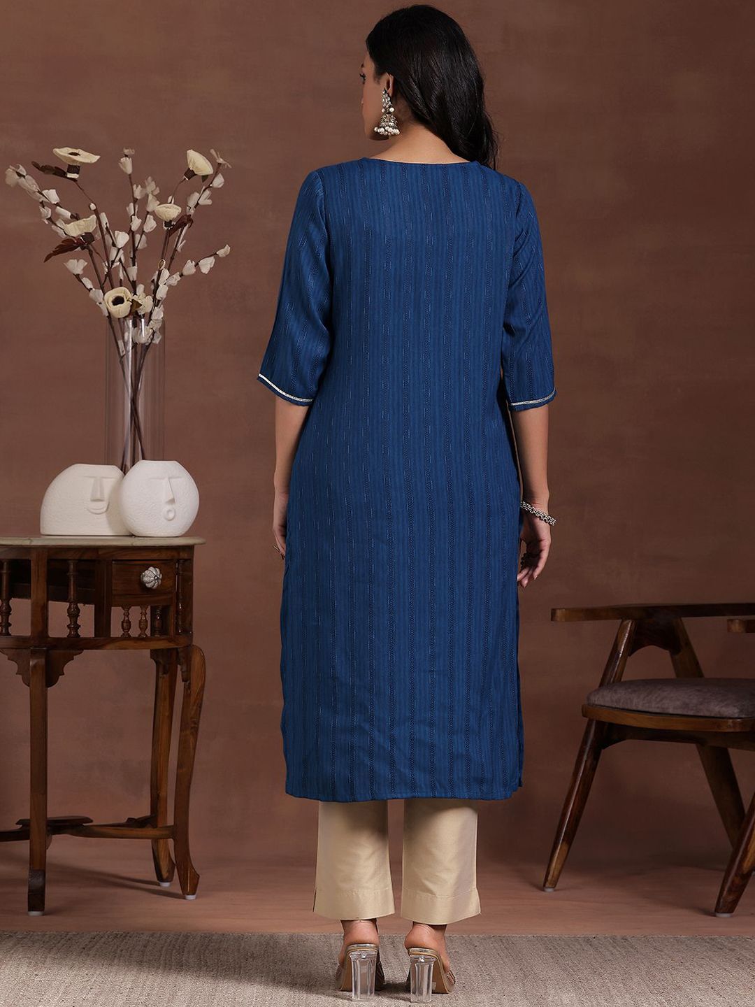 Libas Round Neck Ethnic Motifs Embroidered Dobby Straight Kurta