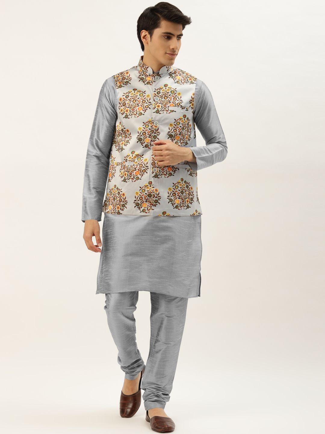 SOJANYA Men Grey Solid Kurta Set With Printed Jacket