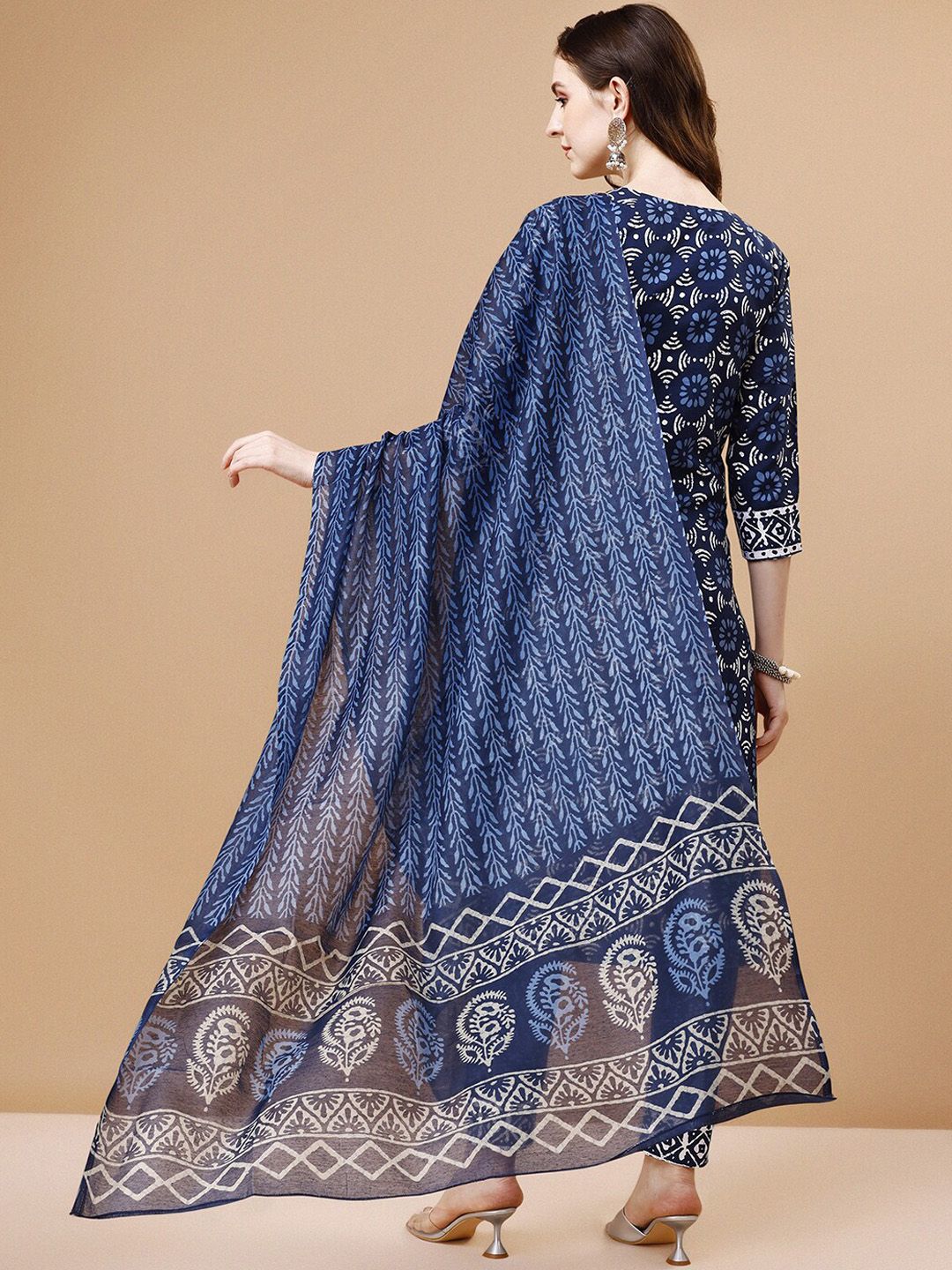 KALINI Floral Printed Kurta & Trousers With Dupatta