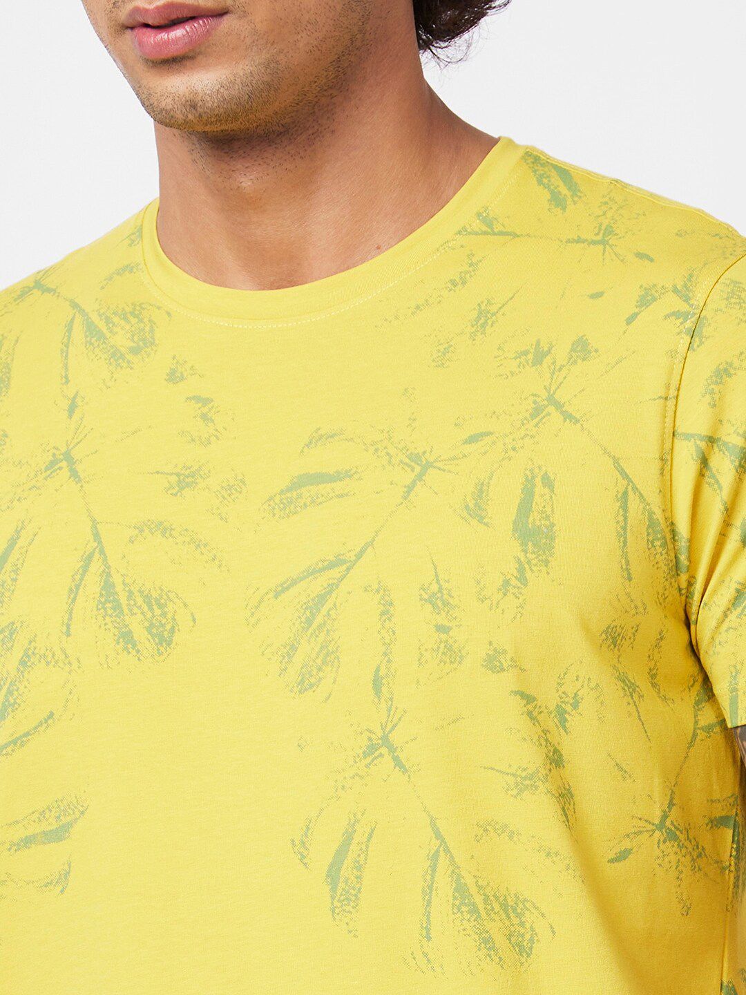 SPYKAR Abstract Printed Slim Fit Cotton Casual T-Shirt