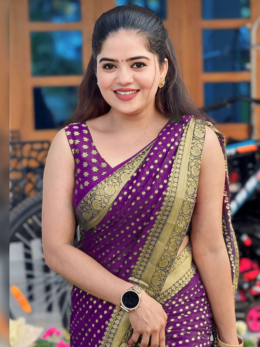 KALINI Woven Design Zari Saree With Unstiched Blouse Piece