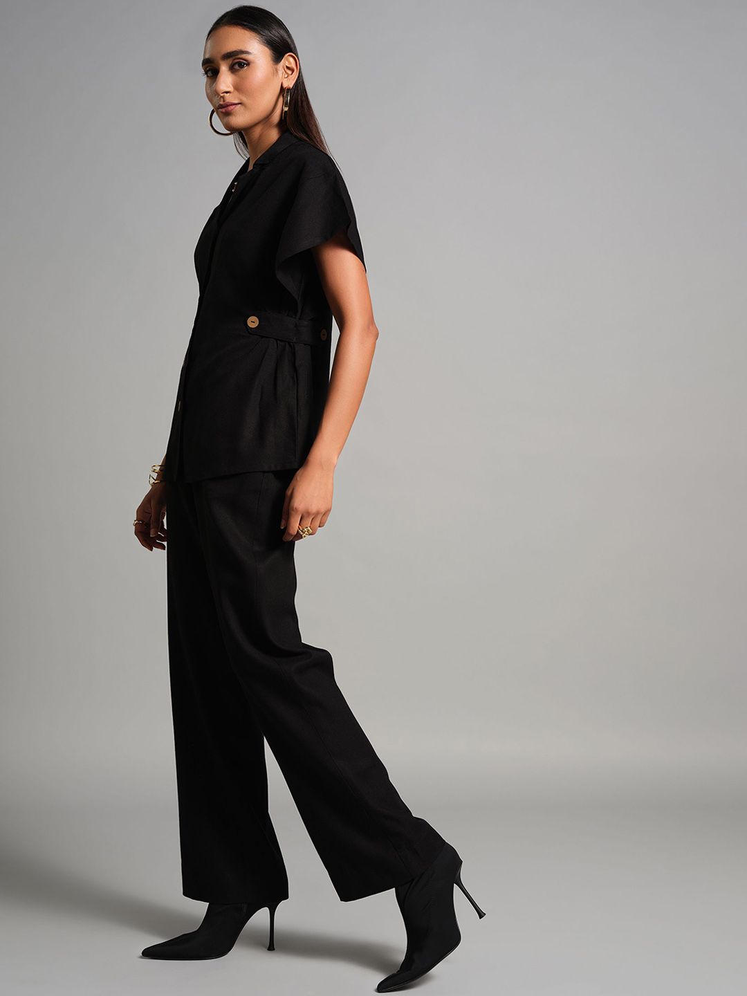 AND Notch Lapel Collar Shirt With Trousers