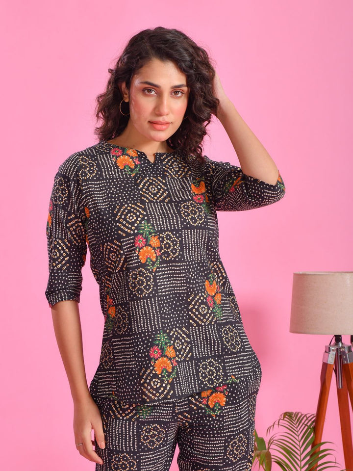 SANSKRUTIHOMES Women Printed Pure Cotton Round Neck Top & Flared Trouser Night suits