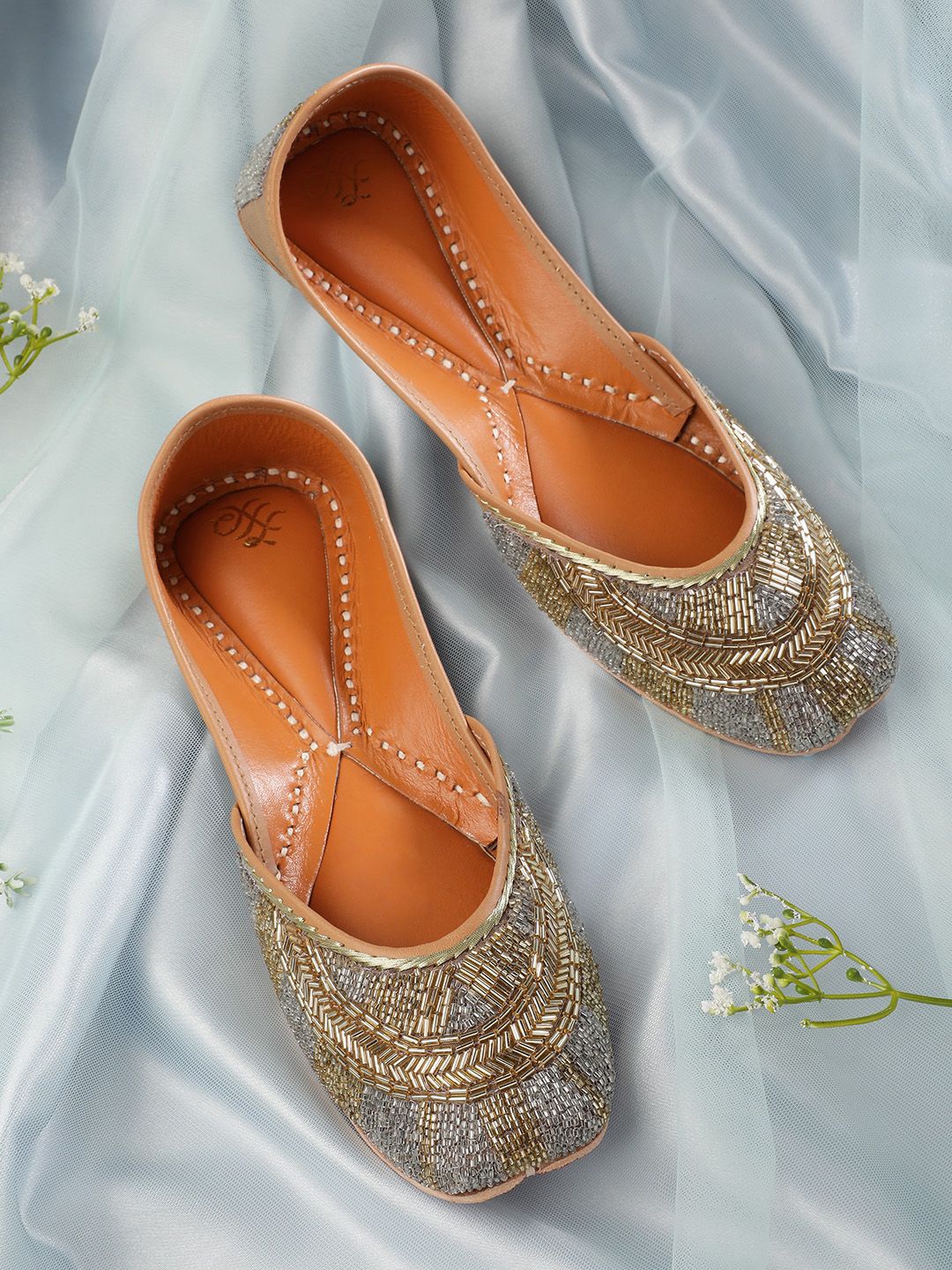 House of Pataudi Embellished Ethnic Mojaris