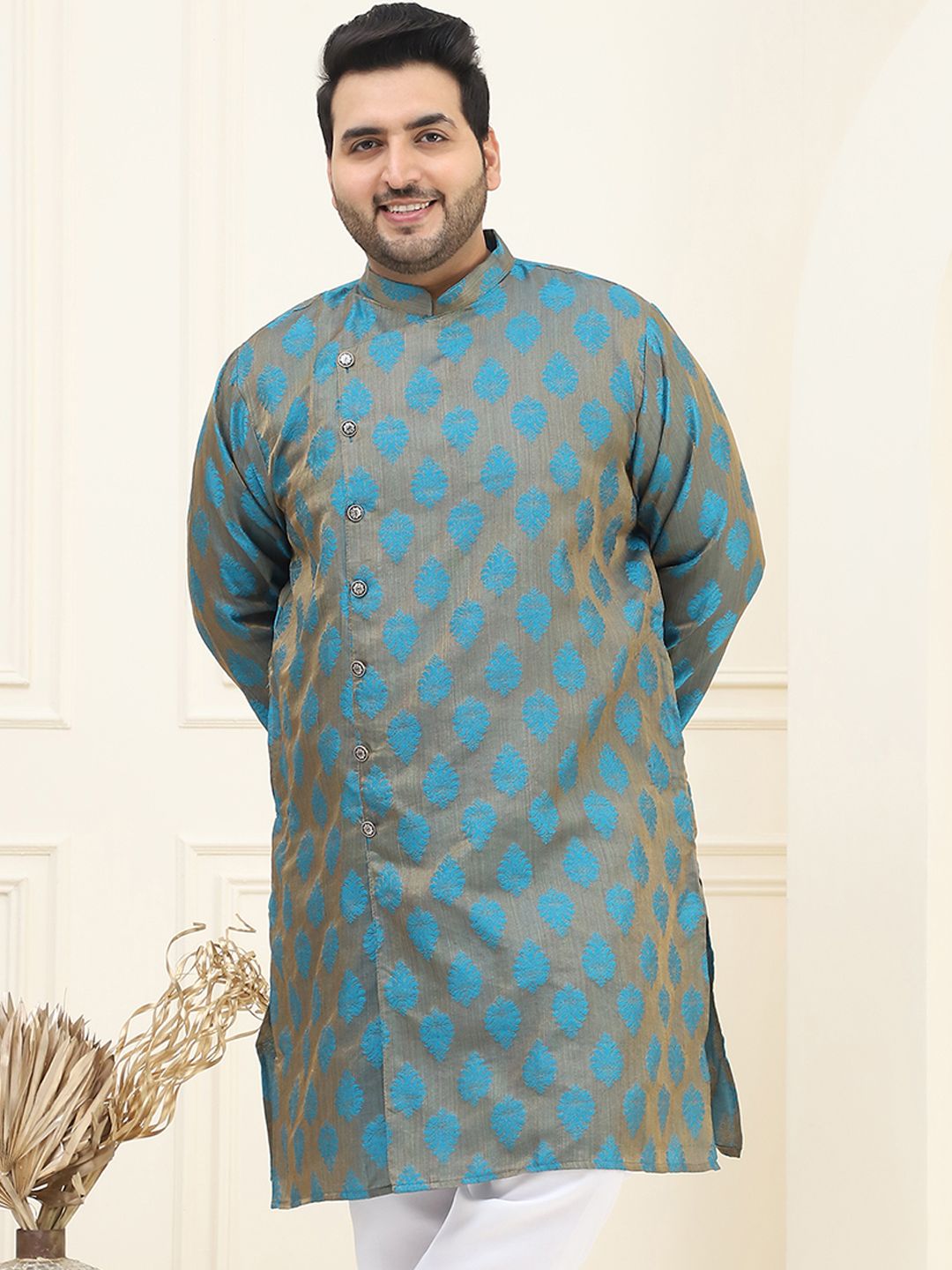 SOJANYA PLUS Ethnic Motifs Woven Design Mandarin Collar Straight Jacquard Kurta