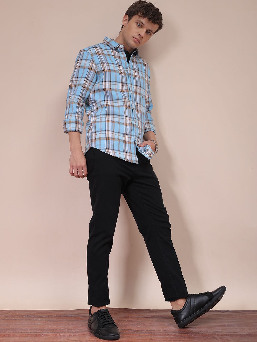 The Indian Garage Co Men Cutaway Collar Checked Cotton Slim Fit Casual Shirt