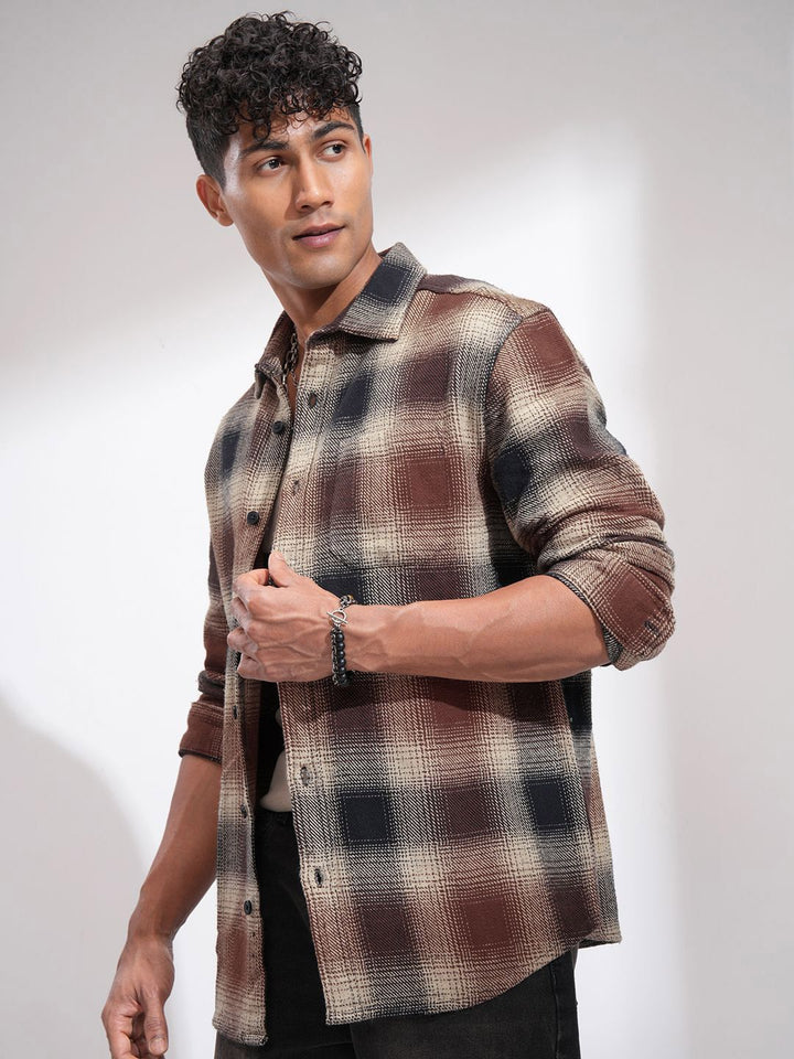 HIGHLANDER Men Comfort Relaxed Fit Cutaway Collar Checked Cotton Casual Shirt
