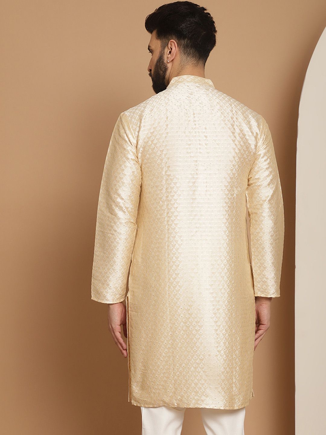 Kurta Kerja Benang Sulam Anouk Men Beige