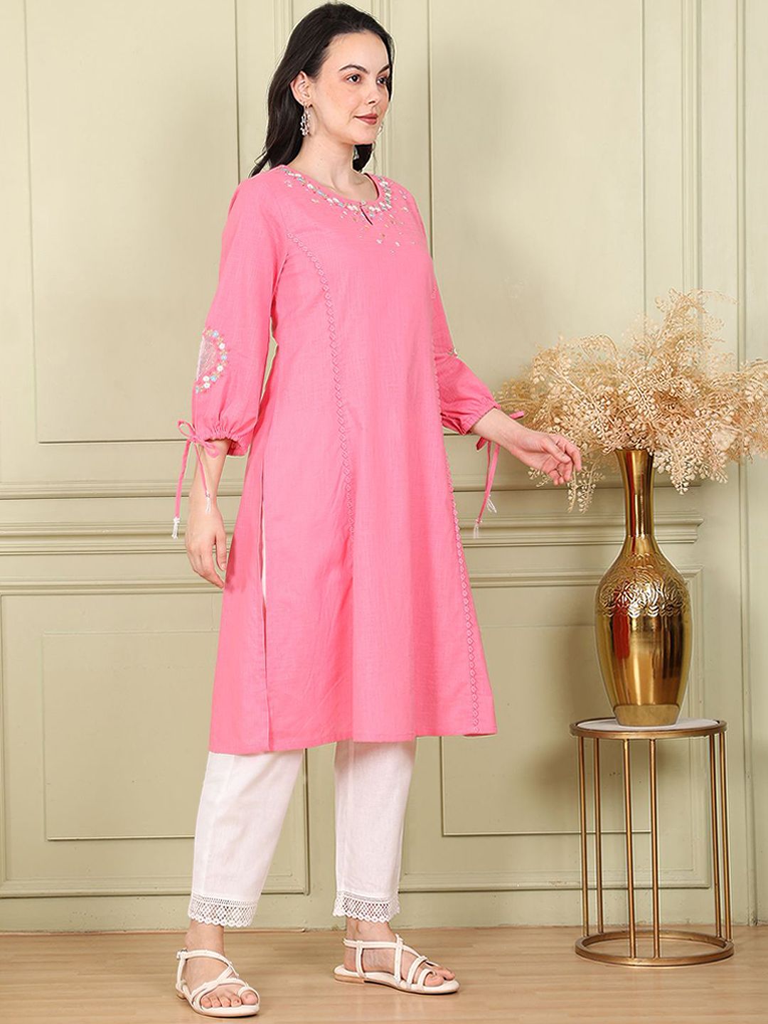 W Women Embroidered Flared Sleeves Thread Work Kurta