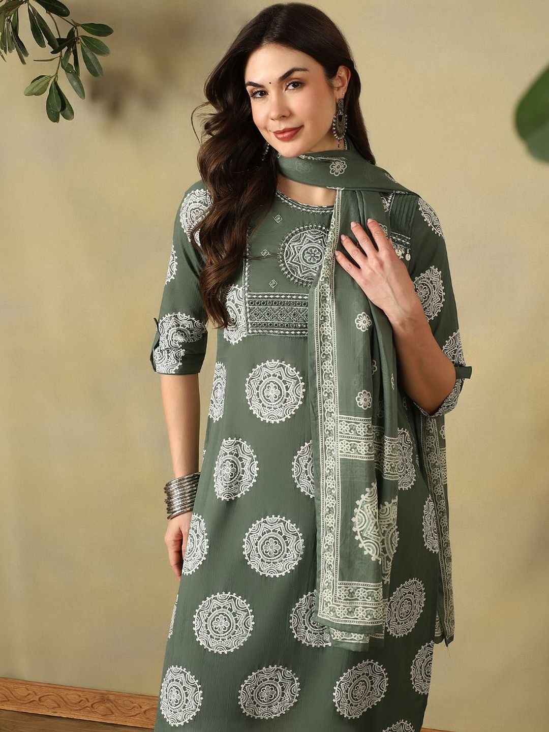 Mamicha Women Ethnic Motifs Printed Regular Thread Work Pure Cotton Kurta with Trousers & With Dupatta