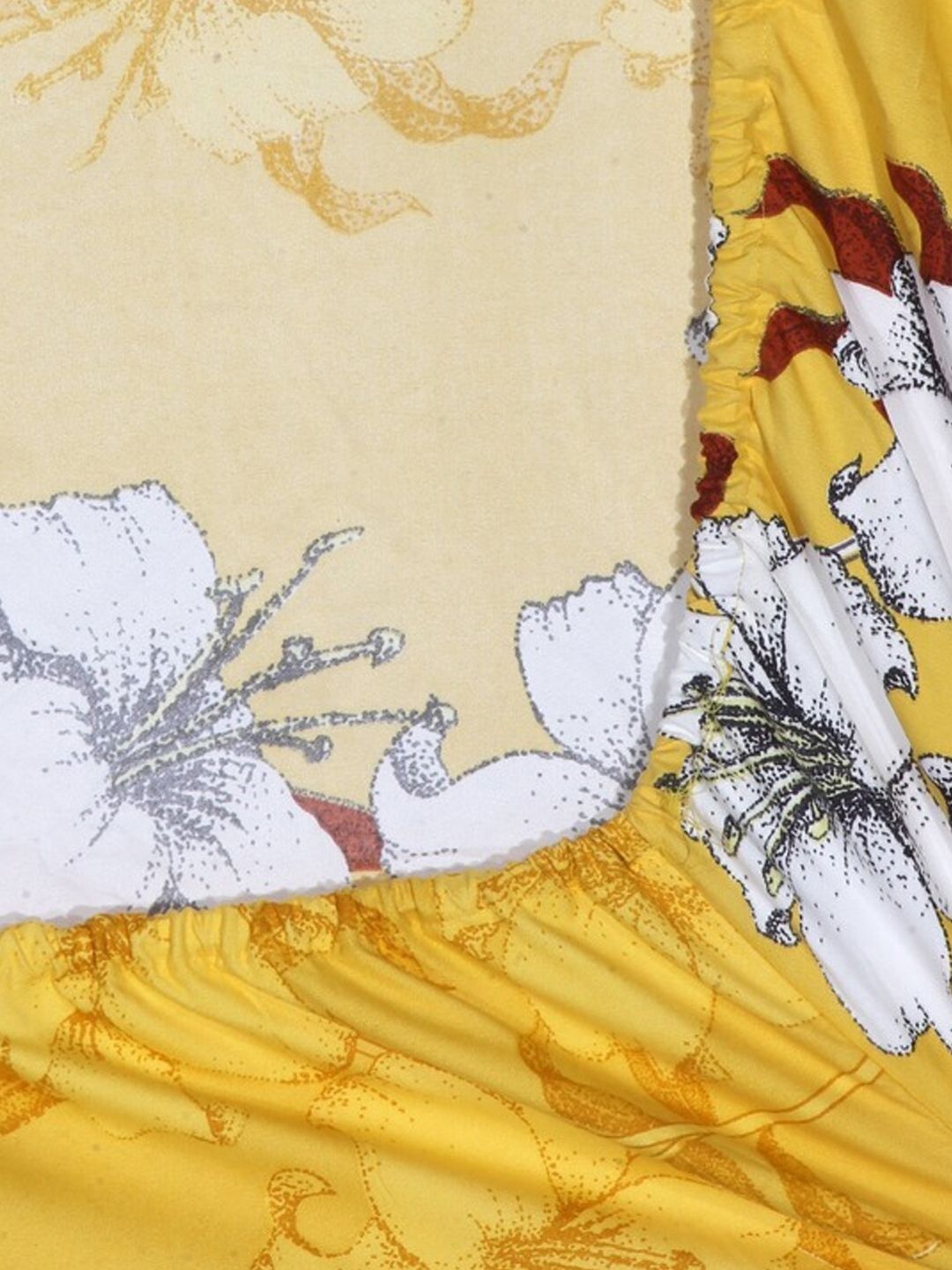 KLOTTHE Yellow & White Printed 300 TC Fitted Double King Bedsheet With 2 Pillow Covers