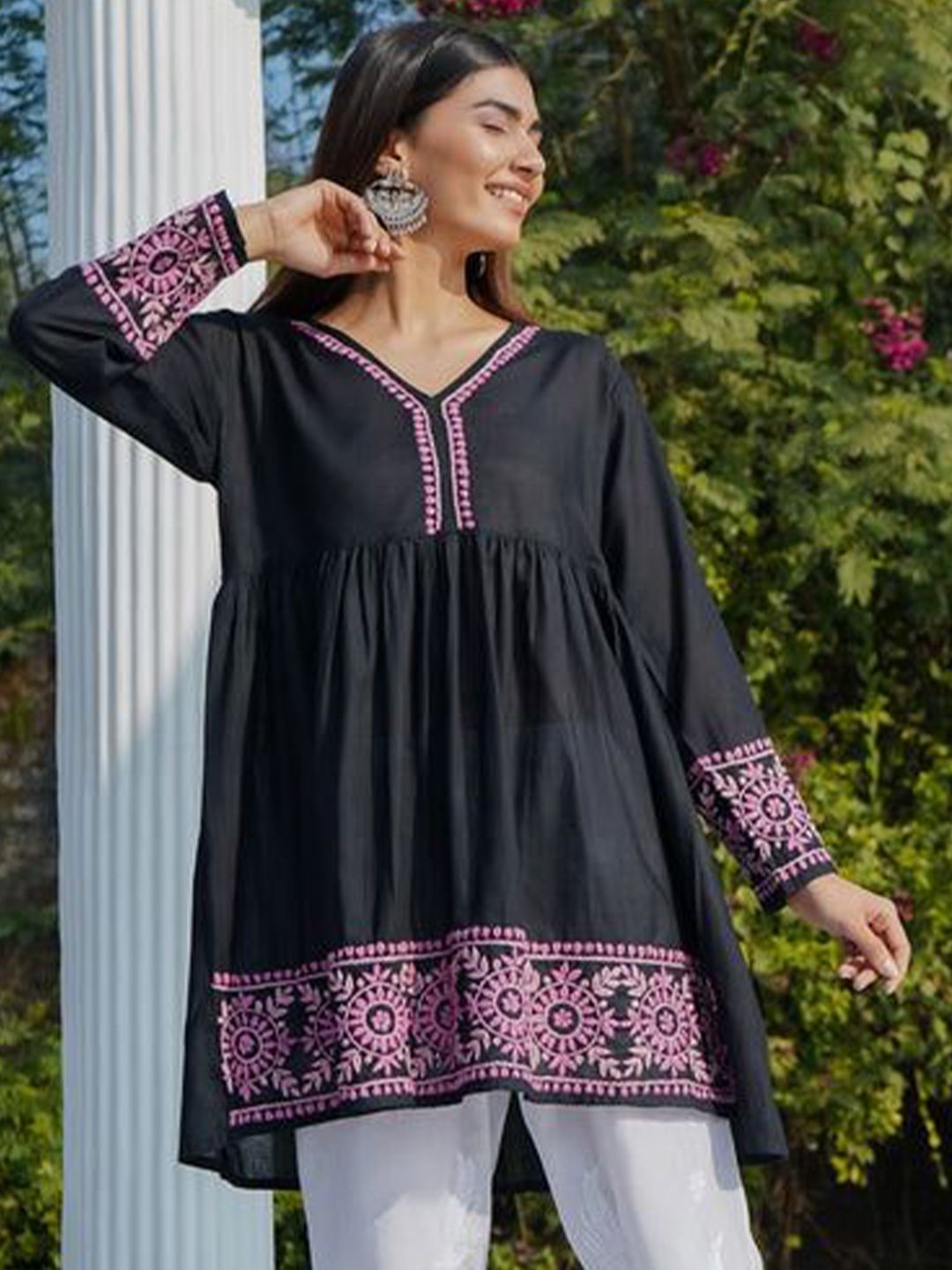 HOUSE OF KARI Floral Embroidered V- Neck Chikankari Pure Cotton Short Kurta