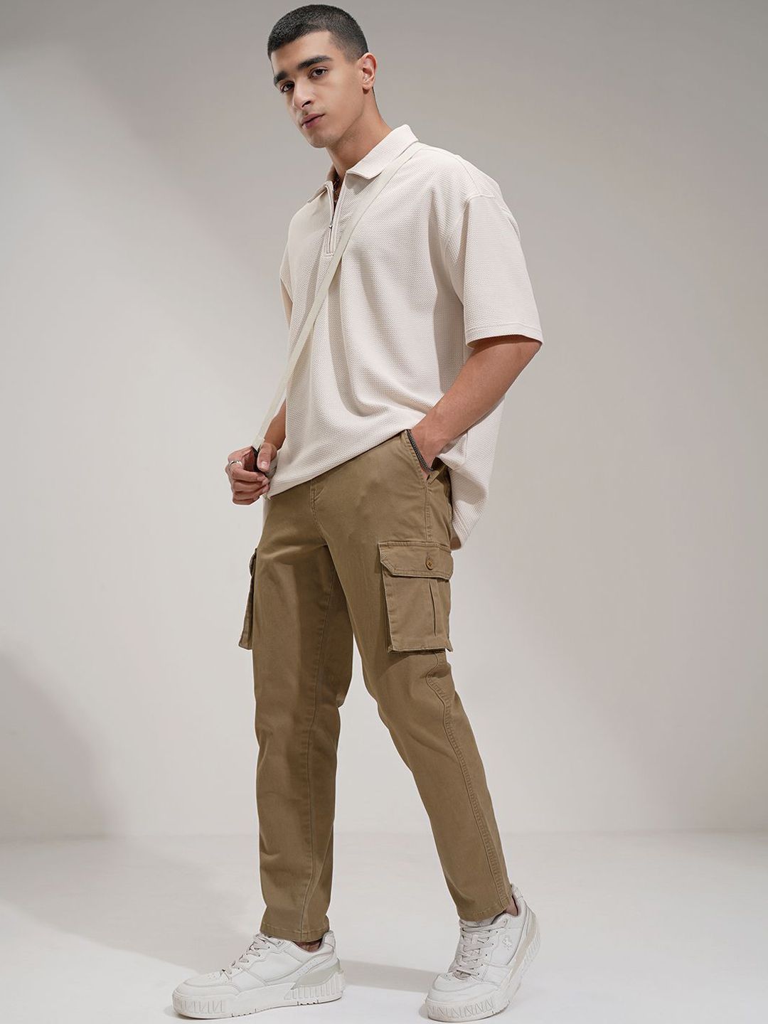 HIGHLANDER Men Comfort Mid-Rise Cargos Trousers