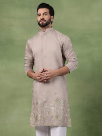 SOJANYA Men Floral Embroidered Kurta