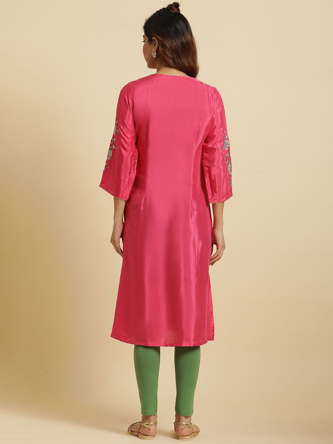 W Keyhole Neck Thread Work Pleated Straight Kurta