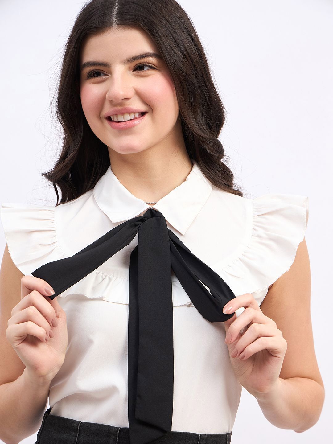 Berrylush Tie-Up Neck Ruffles Top