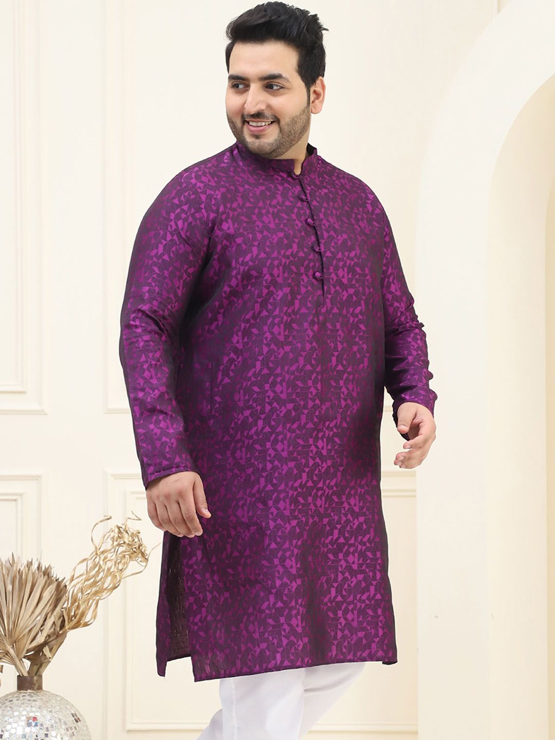 SOJANYA PLUS Geometric Woven Design Mandarin Collar Regular Silk Straight Kurta