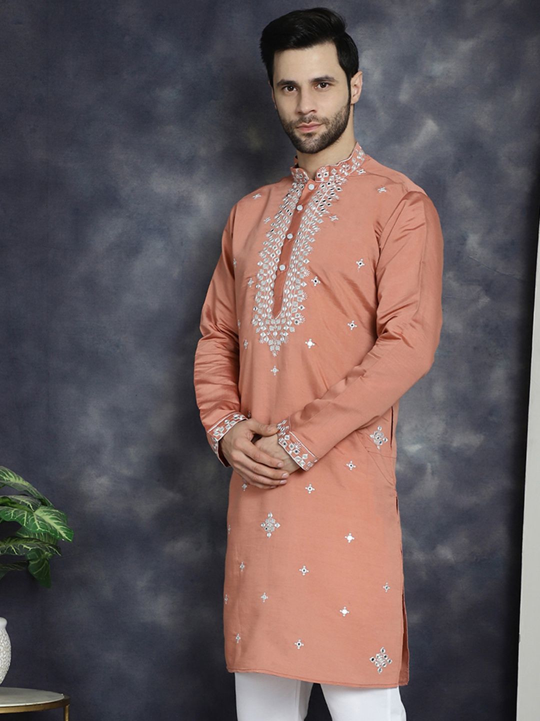 Jompers Embroidered Mandarin Collar Thread Work Kurta