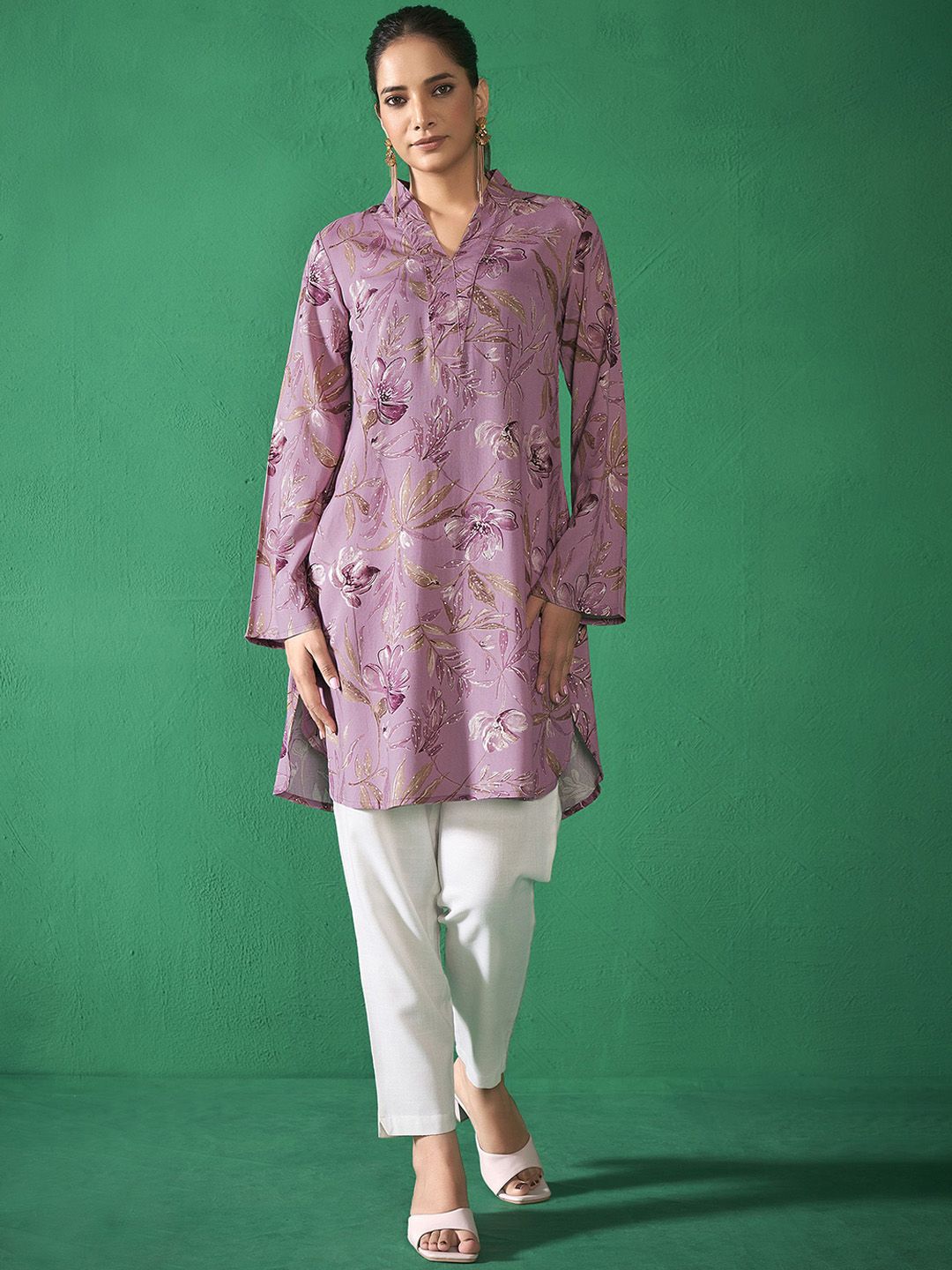 Anouk Floral Printed V-Neck Bell Sleeves Straight Kurta