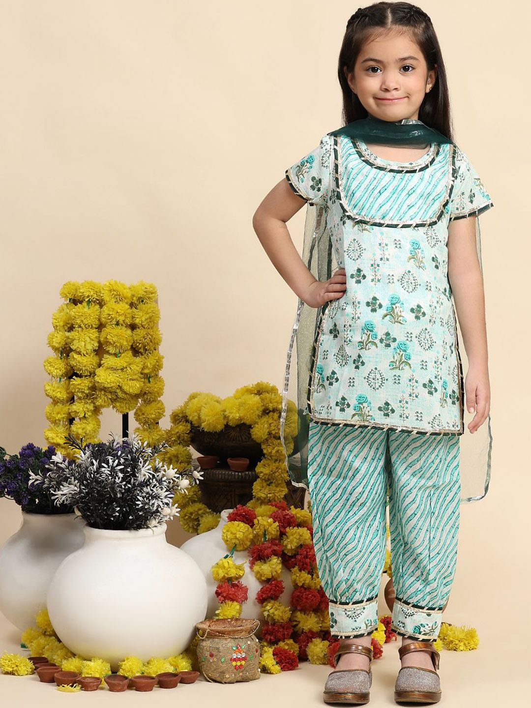 Cutiekins Girls Ethnic Motifs Printed Straight Kurta With Salwar & Dupatta