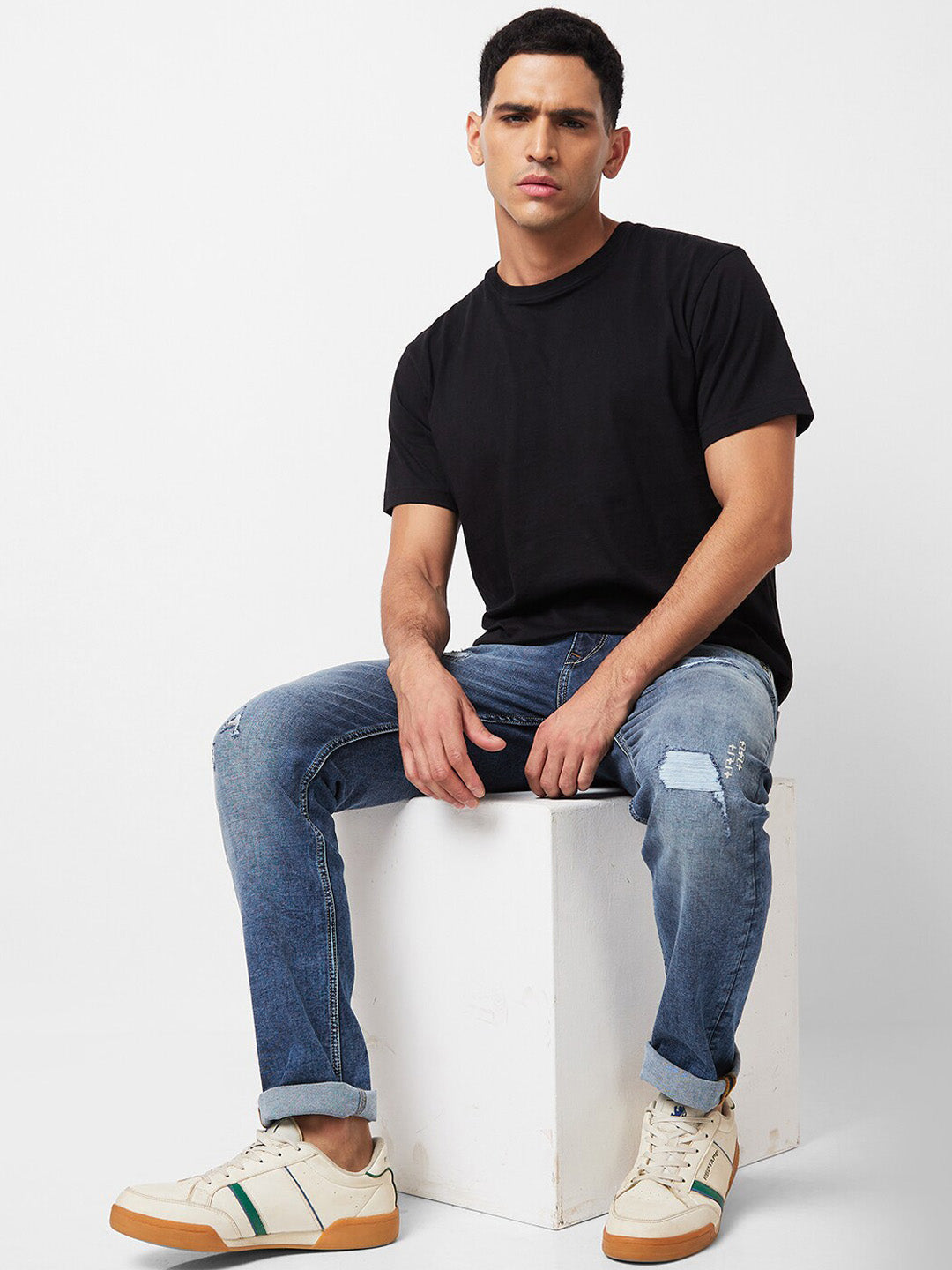 SPYKAR Men Relaxed Fit Mildly Distressed Heavy Fade Stretchable Jeans