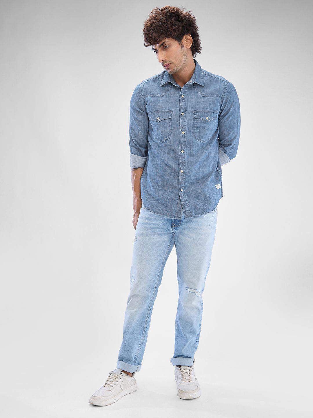 SPYKAR Pure Cotton Solid Spread Collar Slim Fit Casual Shirt