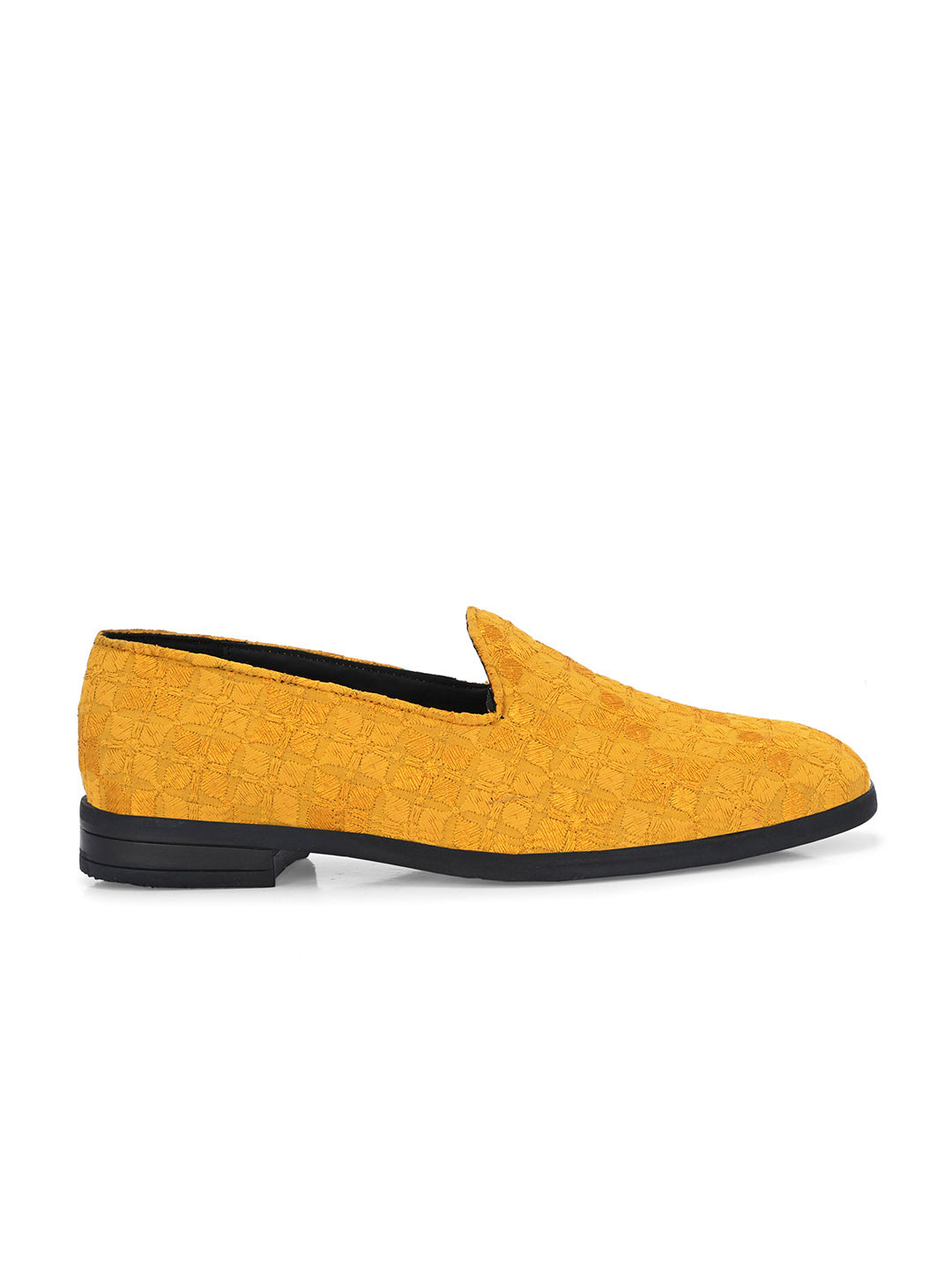 House of Pataudi Men Embroidered Ethnic Embellished Mojaris