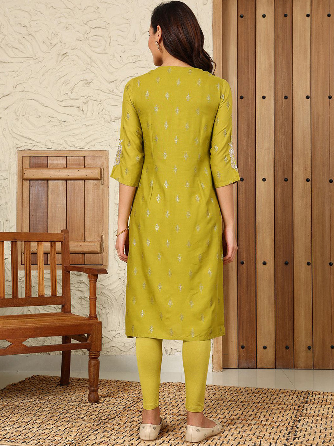 W Women Ethnic Motifs Embroidered Flared Sleeves Thread Work Kurta